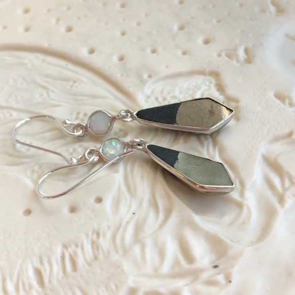 Lovely 925 Silver & Opal Drop Earrings - Picture 3 of 3